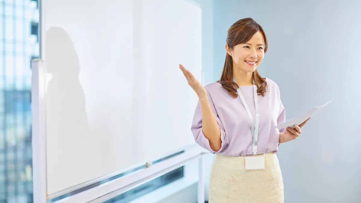 First Impression Counts: 5 Frasa Bahasa Inggris untuk Membuka Presentasi Bisnis dengan Memukau